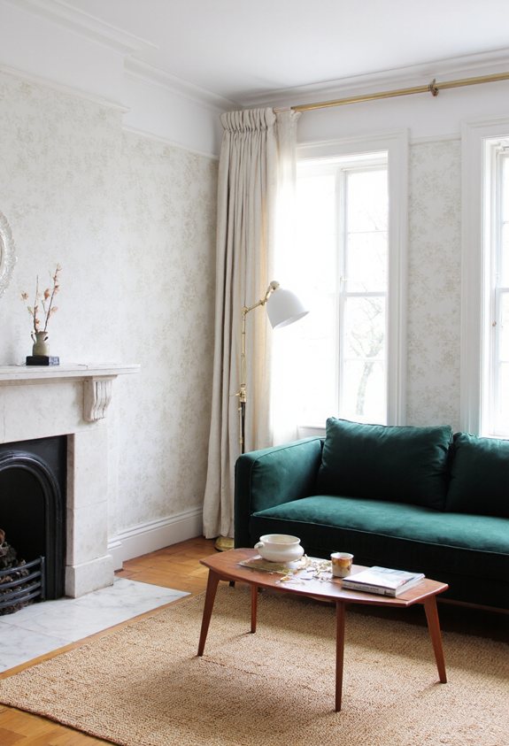 subtle colonial wallpaper aesthetics