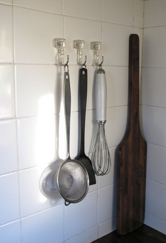 command hooks for odd walls