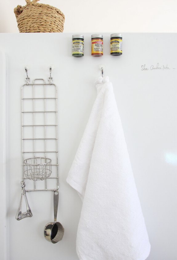 vertical magnetic fridge storage